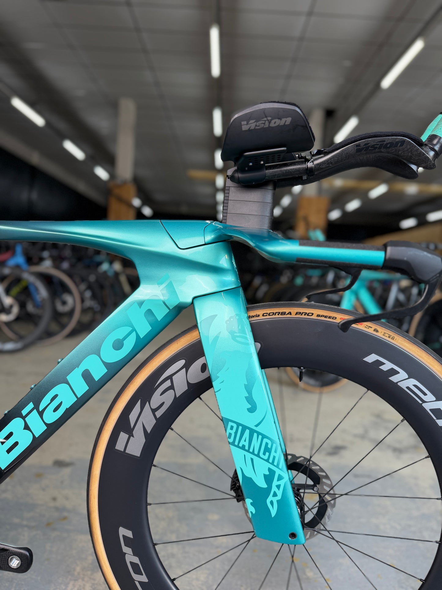 Bianchi Aquila RC Disc Di2 Carbon TT