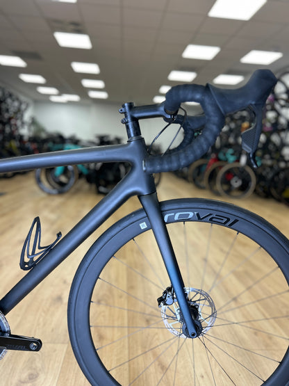 1000km Specialized Aethos Comp AXS Carbon Racefiets