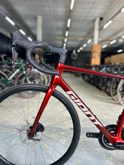 Showroom Model Giant TCR Advanced 1 Di2 Carbon Road Bike