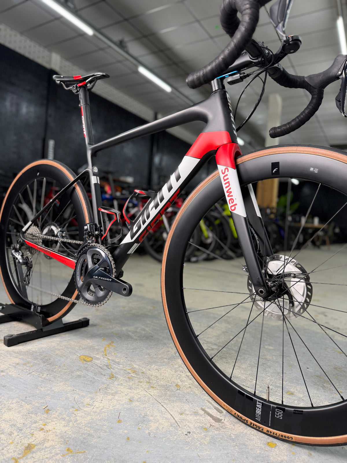 Giant Defy SL Di2 Carbon Road Bike