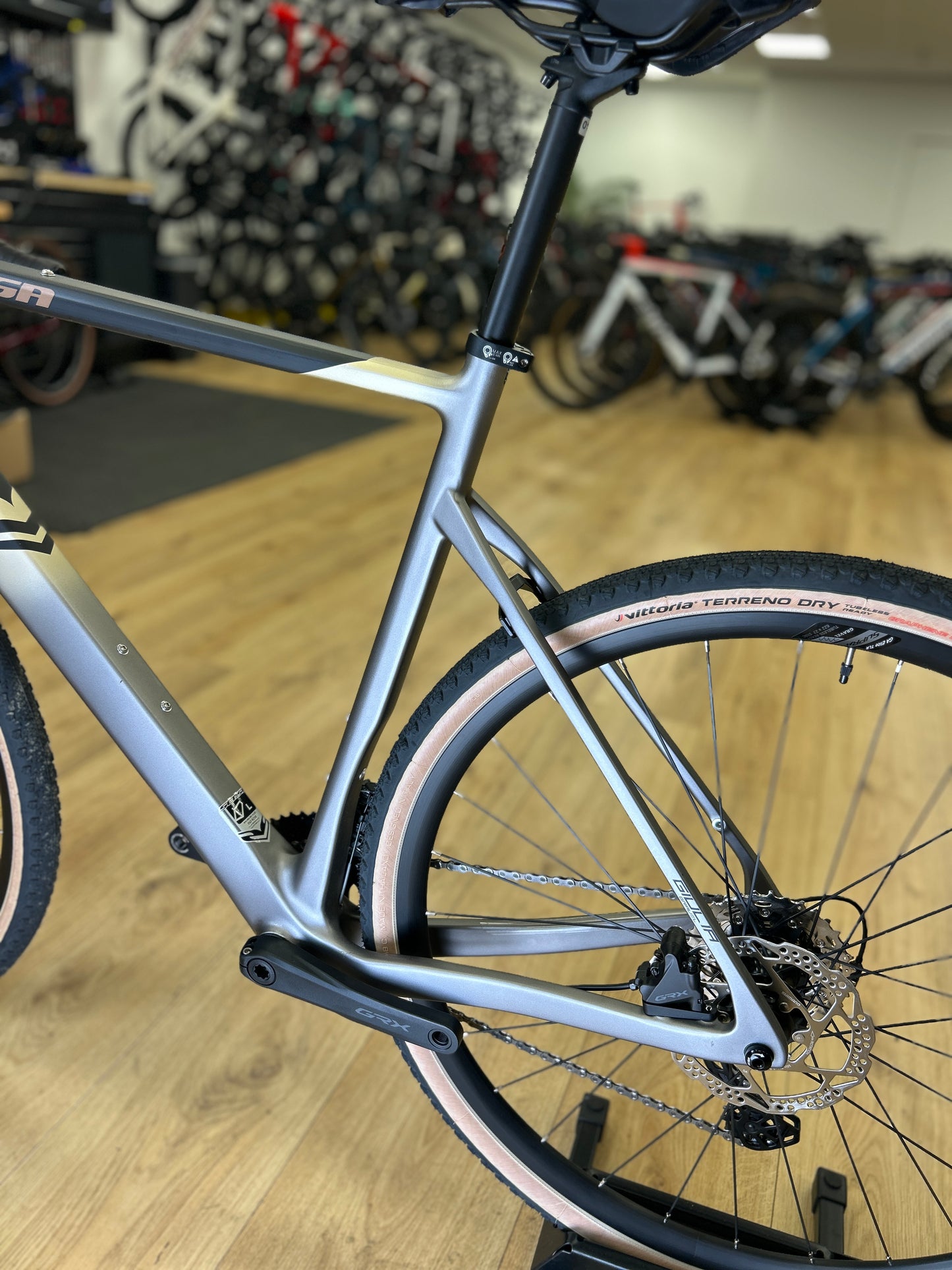 0km Showroom Model Sensa Giulia Elite Gravel