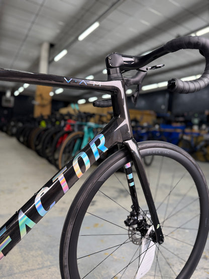 NIEUW Factor O2 VAM Di2 Carbon Racefiets