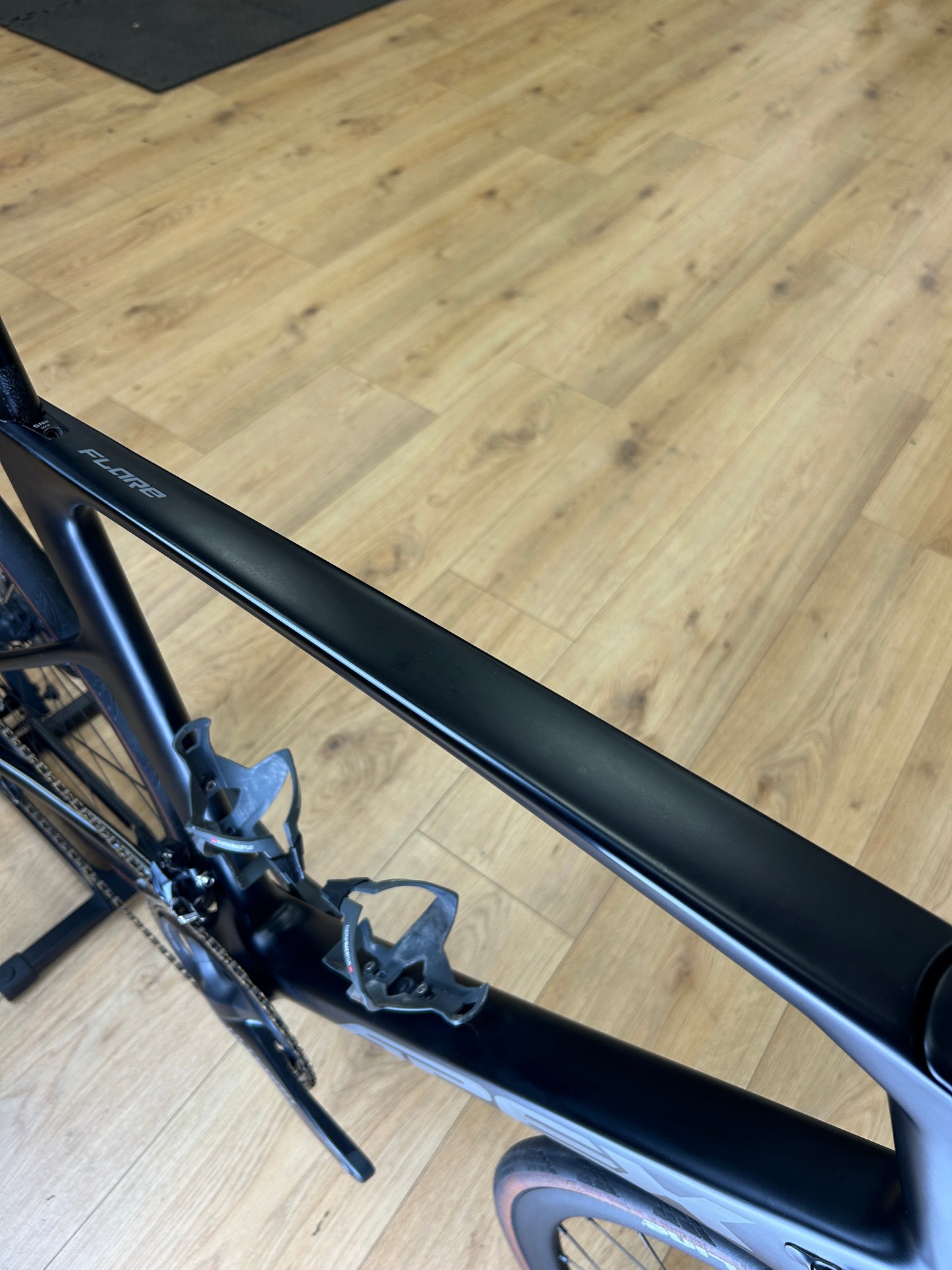 Apex Flare Carbon Racefiets