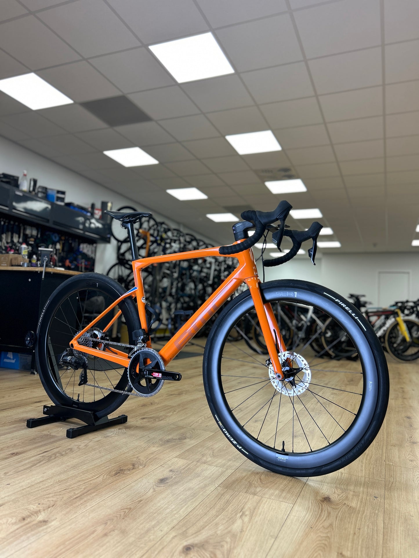 BMC RoadMachine One Carbon Racefiets