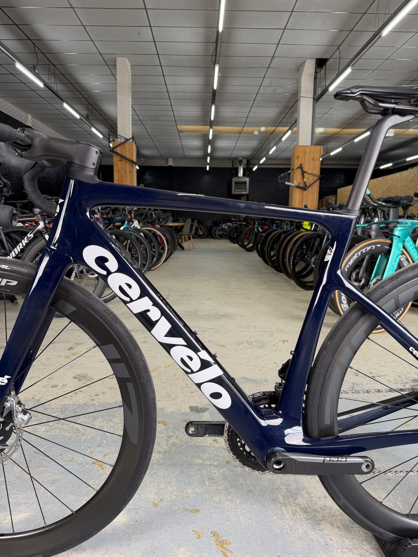 Cervélo Caledonia-5 Red eTap Carbon Racefiets