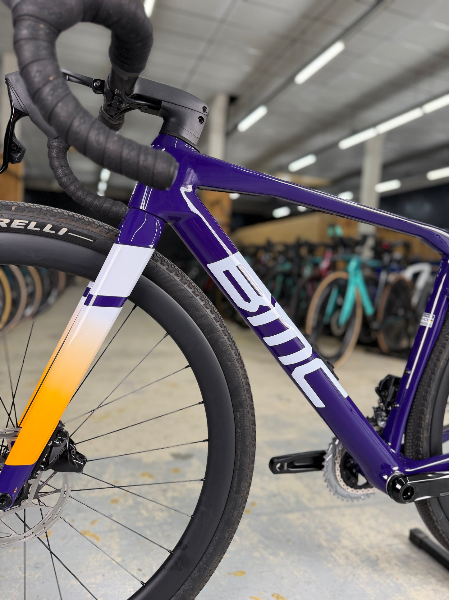 1000km BMC Kaius 01 THREE AXS Gravel Fiets