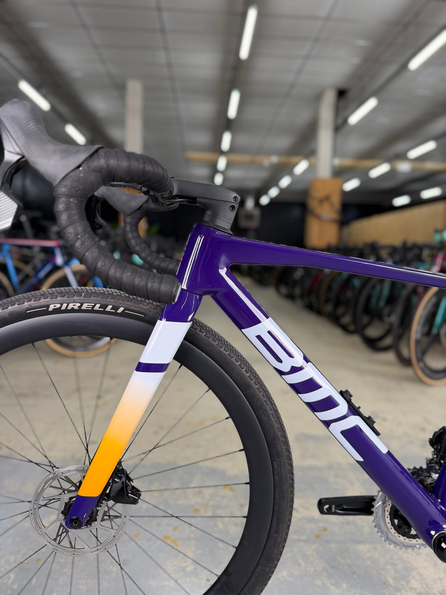 1000km BMC Kaius 01 THREE AXS Gravel Fiets