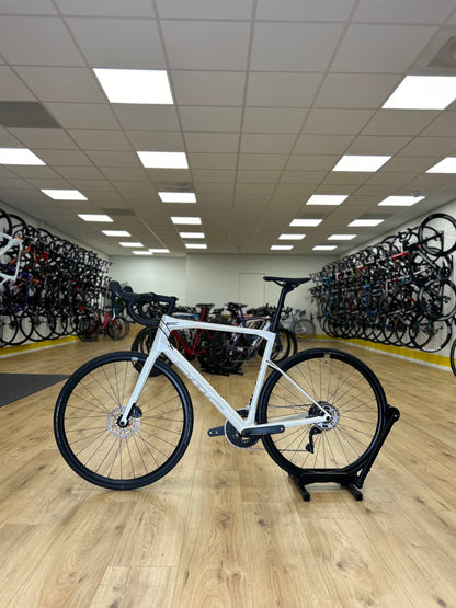 NEW - BMC Road Machine Ultegra Carbon Disc Racefiets