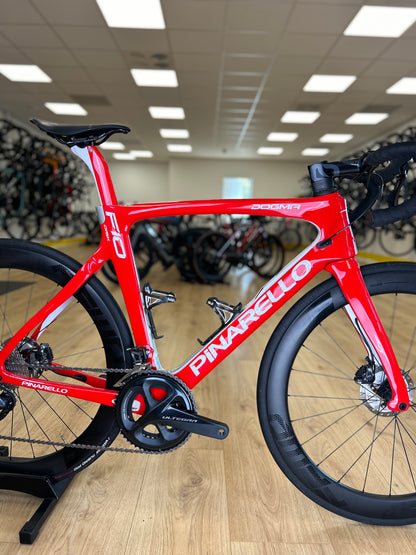 500km Pinarello Dogma F10 Disc Carbon Racefiets