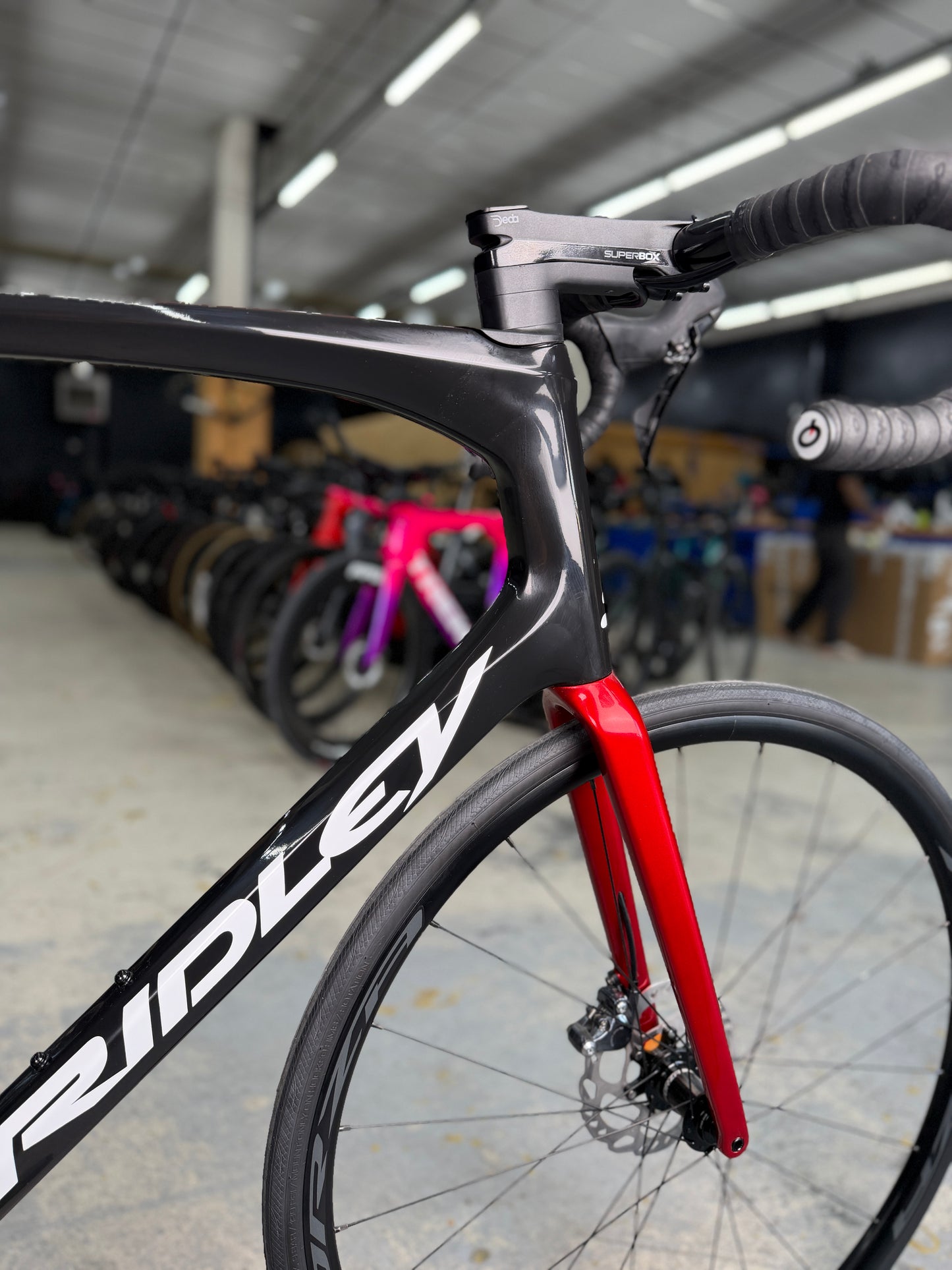 NIEUW Ridley Fenix SLiC Carbon Racefiets