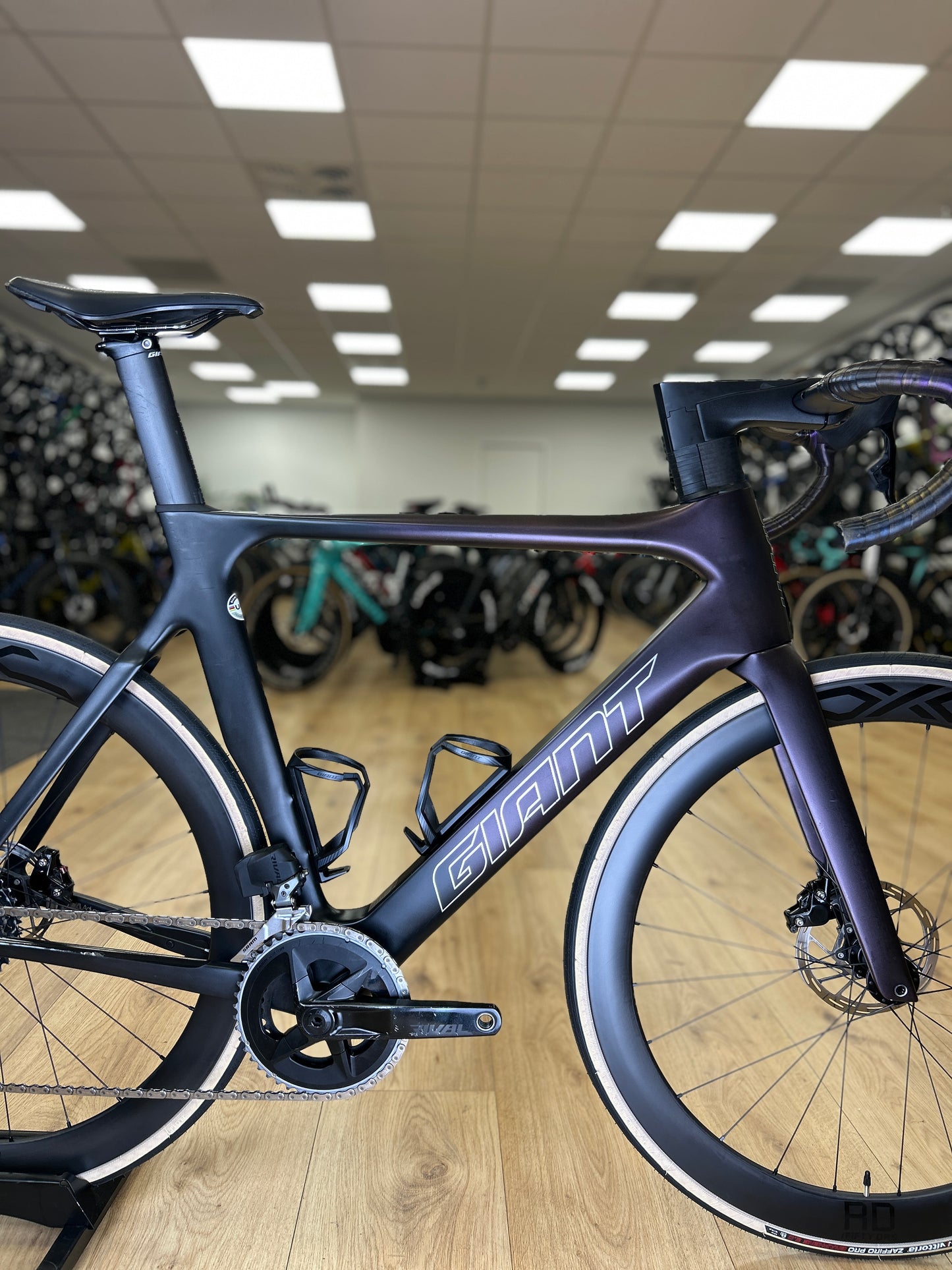 Giant Propel Advanced Pro 1 AXS Carbon Road Bike