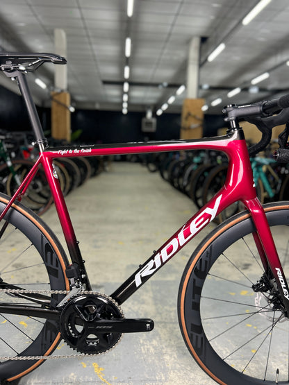 Showroom model Ridley Helium SLX Di2 Carbon Race Bike