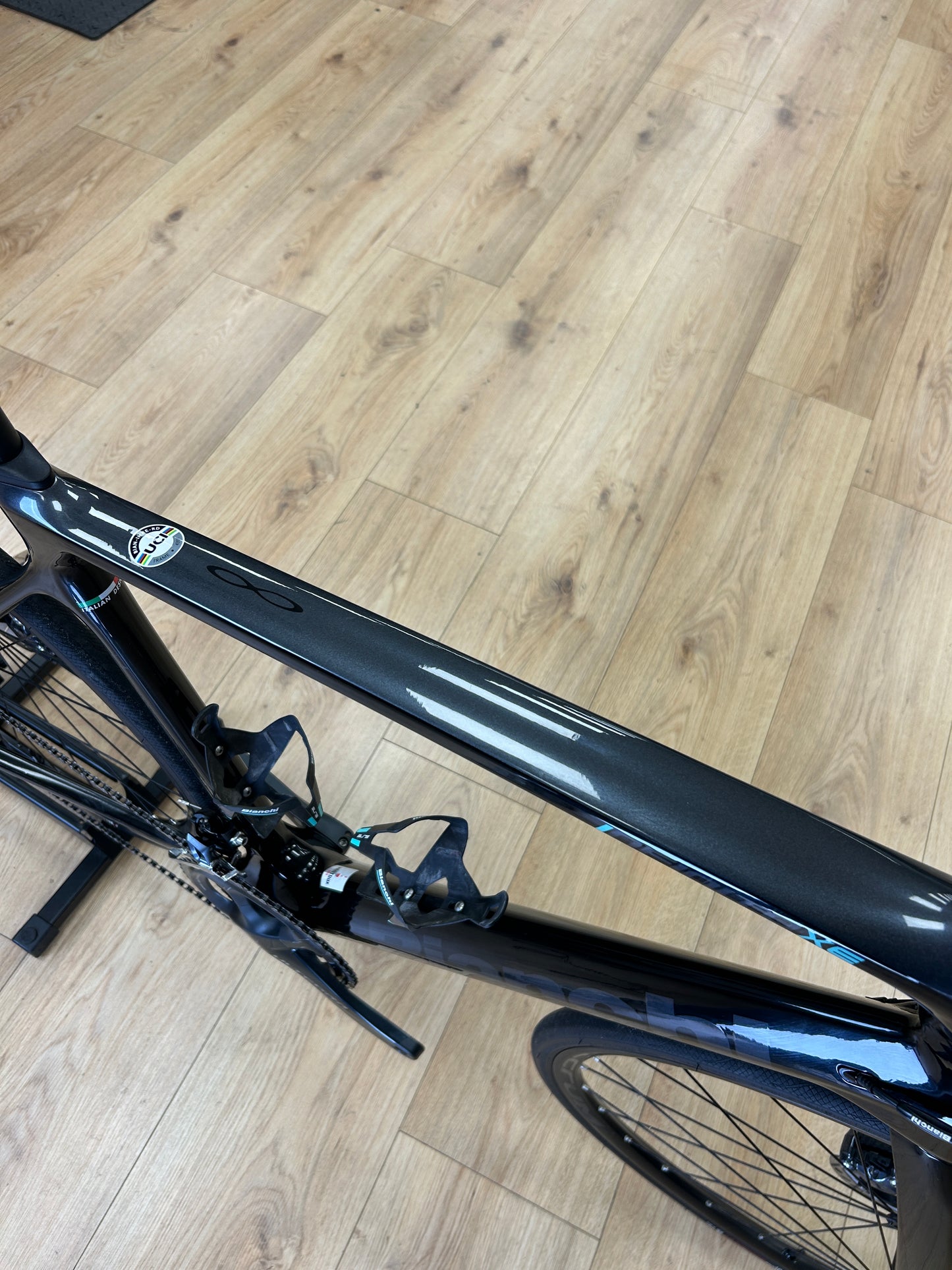 Bianchi's Infinito XE Carbon Racefiets