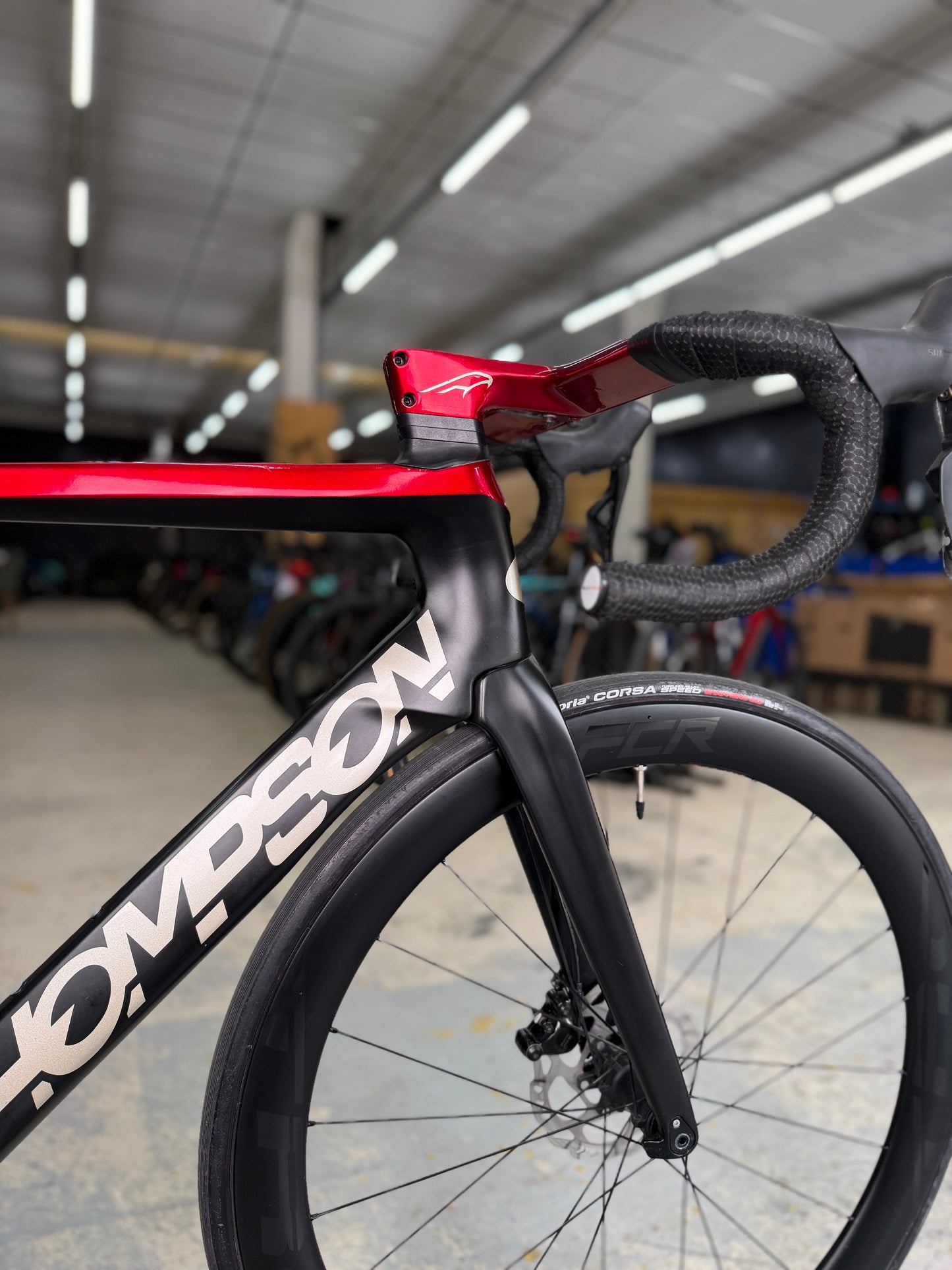 Thompson Falcon Di2 Carbon Racefiets
