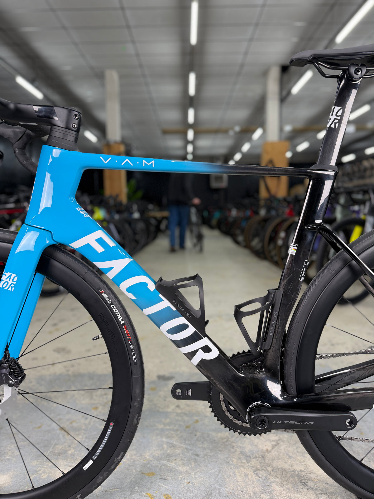 NIEUW Factor Ostro VAM Di2 Carbon Racefiets