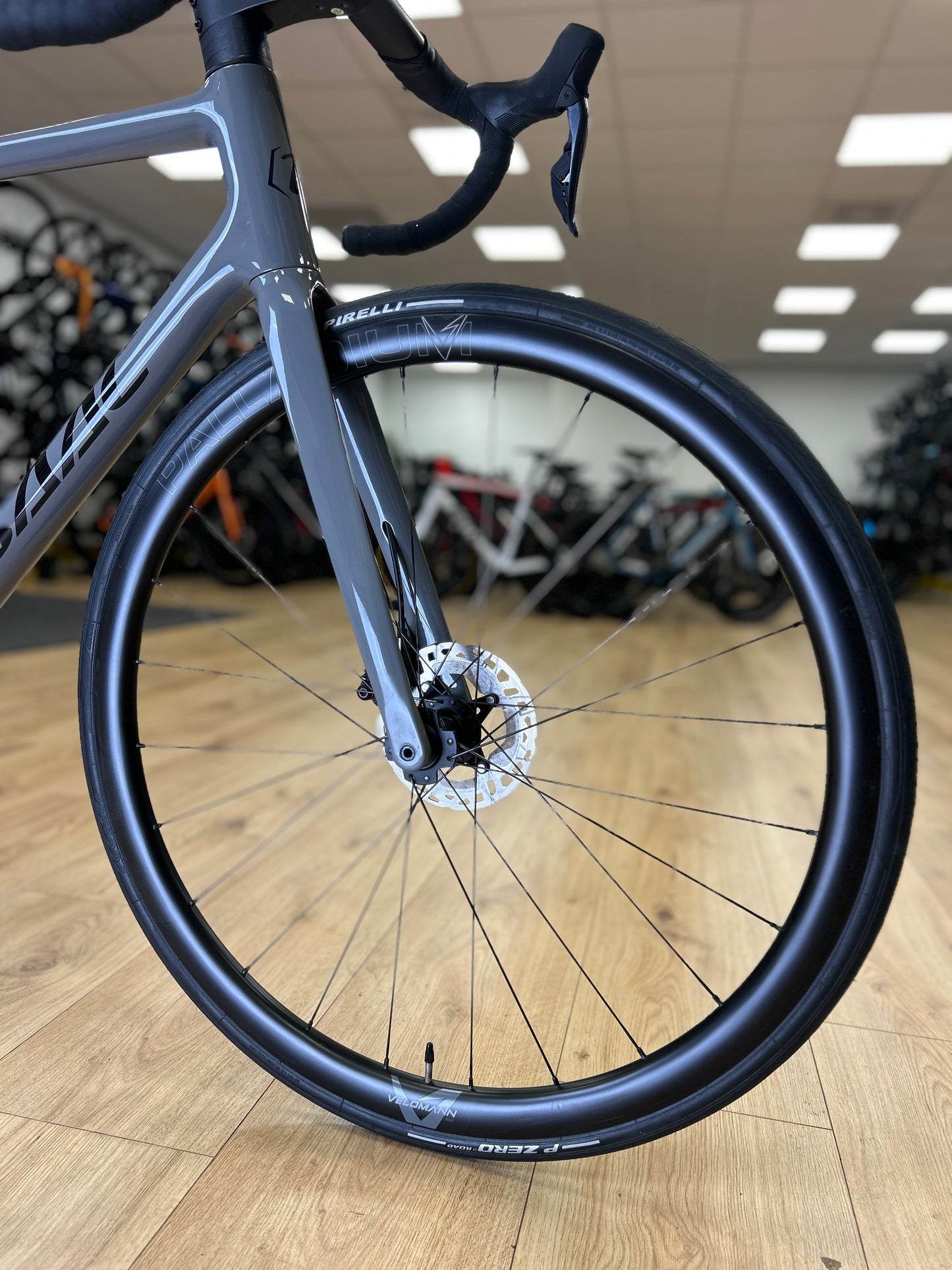 Isaac Element Di2 Carbon Racefiets