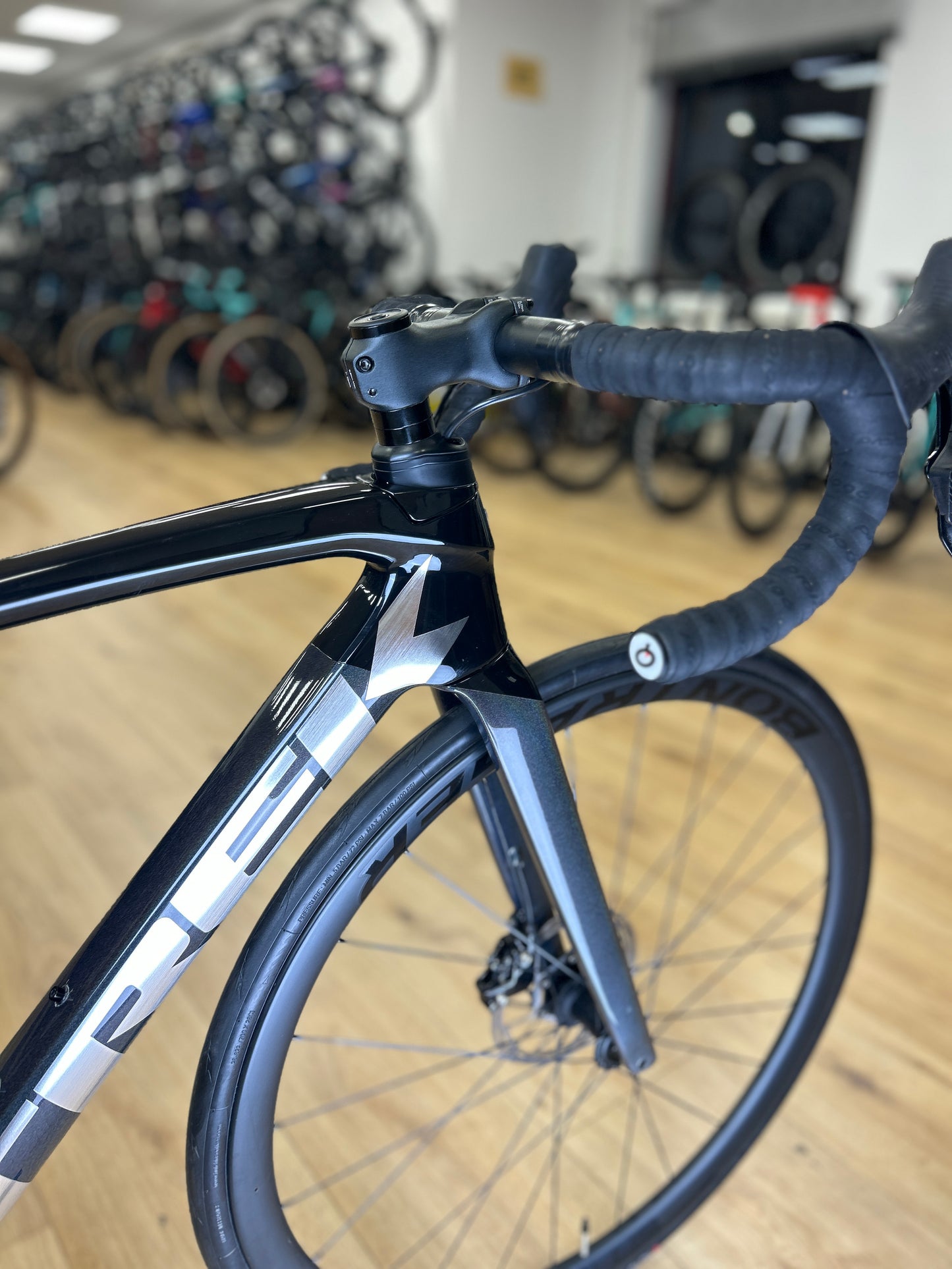 Trek Emonda SL6 AXS Carbon Road Bike