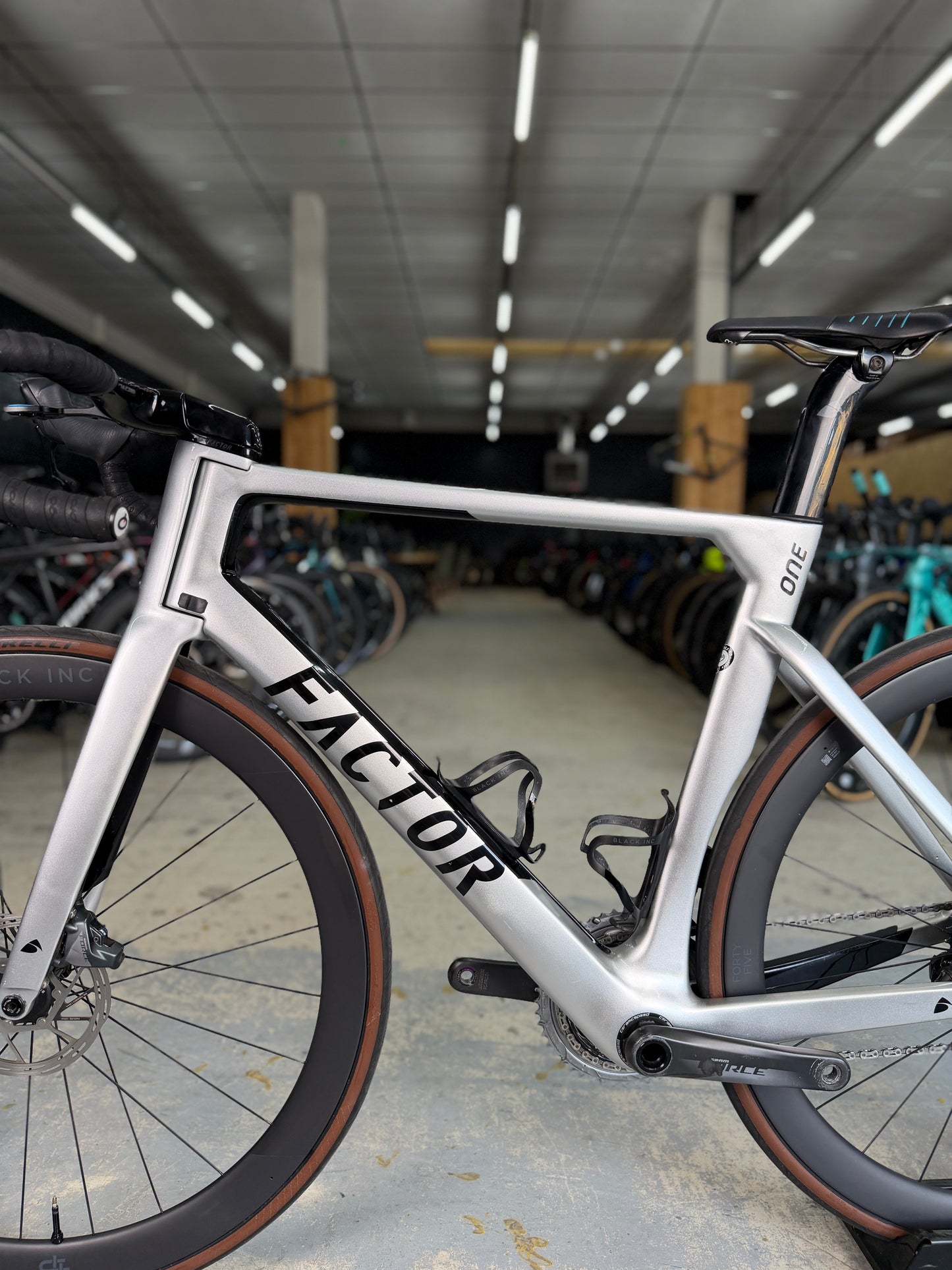 Factor ONE AXS Carbon Racefiets