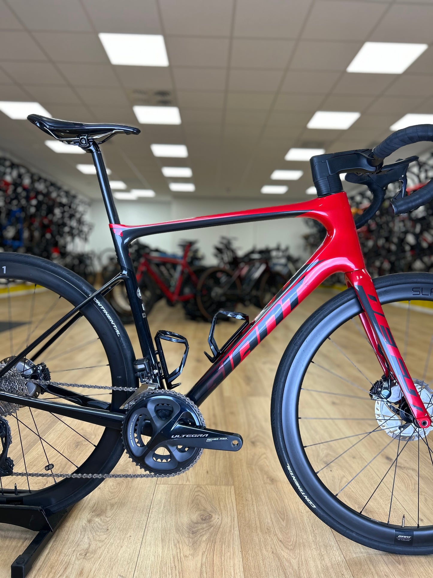 Giant Defy Pro 1 Di2 Ultegra Carbon Disc Racefiets