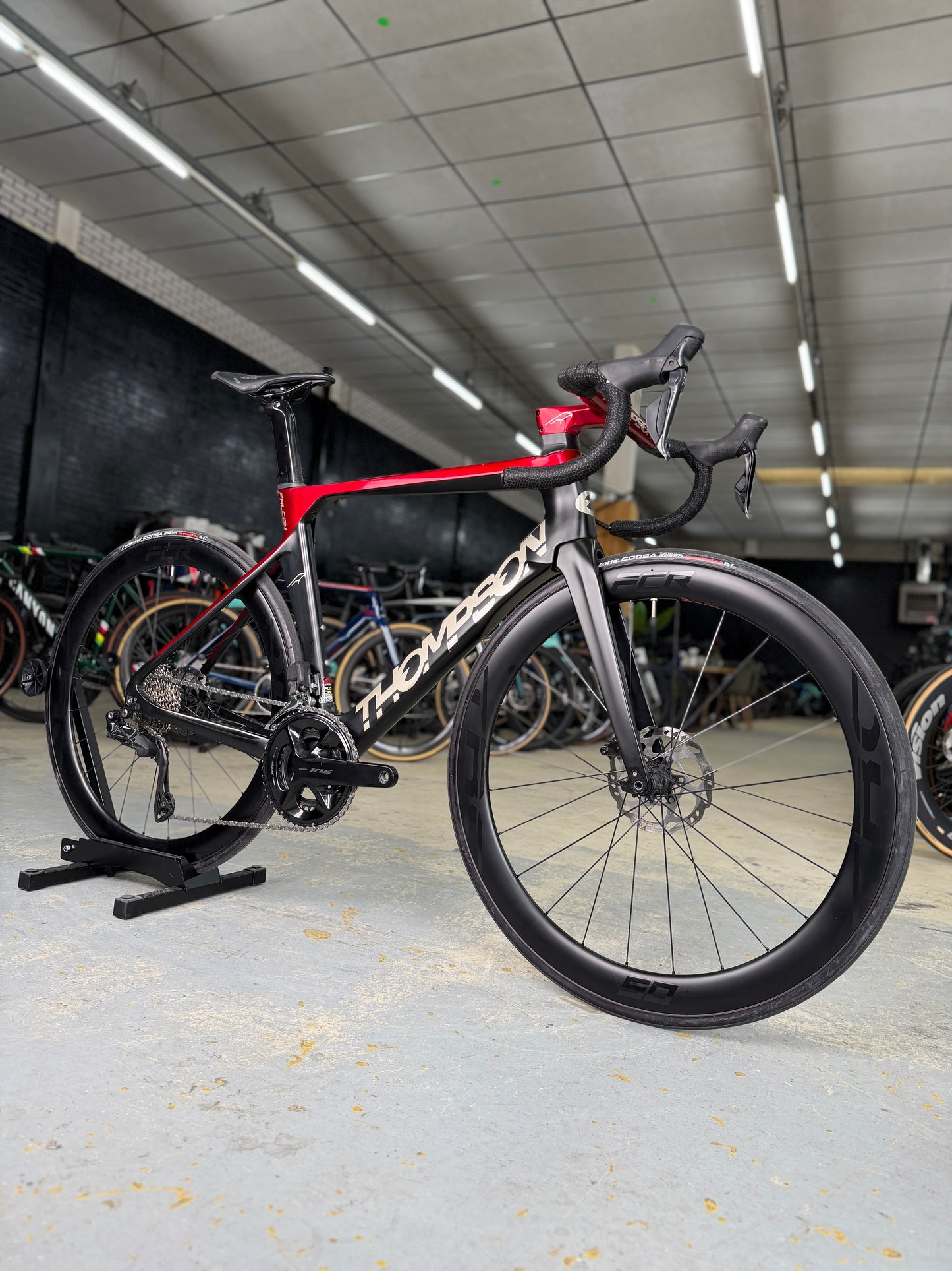 Thompson Falcon Di2 Carbon Racefiets