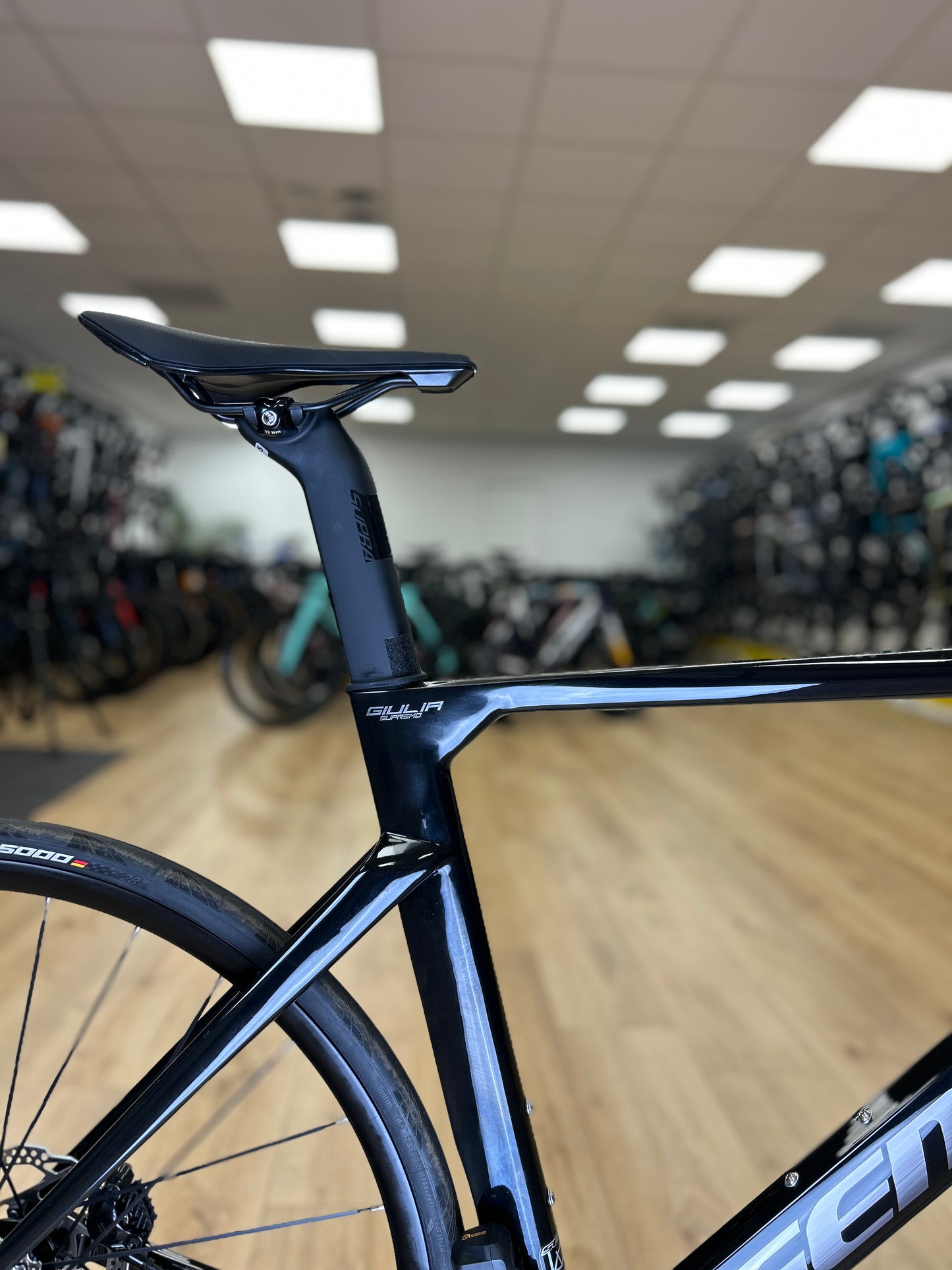 0km Showroom Model Sensa Giulia Supremo Di2 Carbon Racefiets
