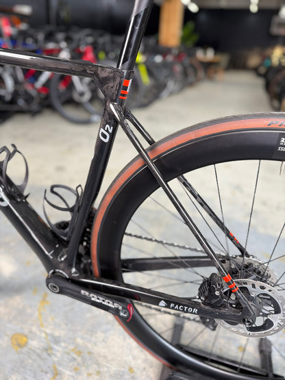 Factor O2 VAM Di2 Carbon Racefiets