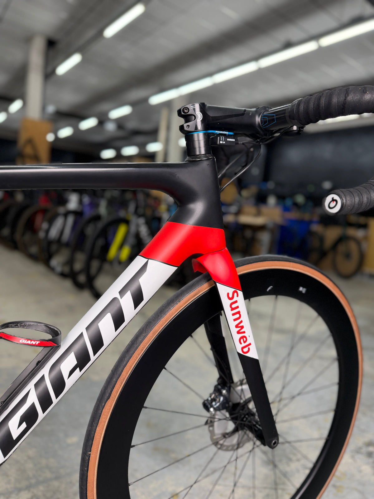 Giant Defy SL Di2 Carbon Road Bike