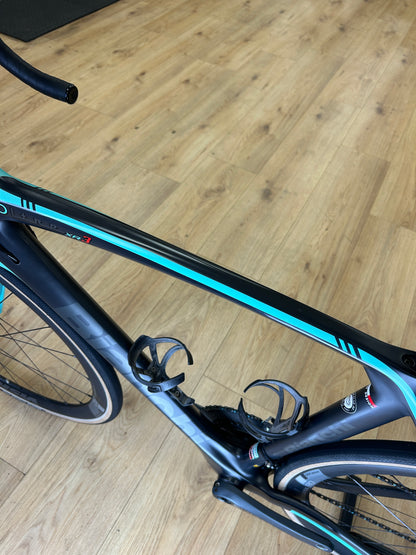 Bianchi Oltre Xr3 Disc Carbon Racefiets