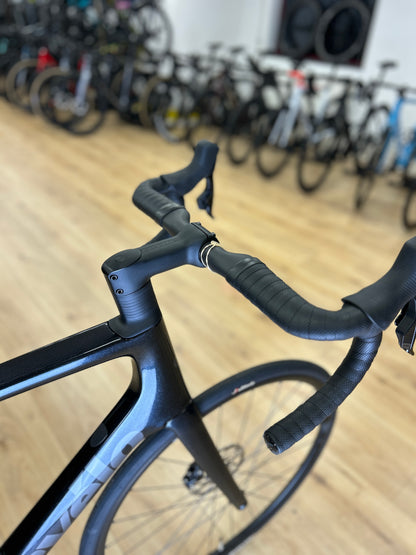 0km Showroom Model Cervélo Caledonia-5 AXS Carbon Racefiets