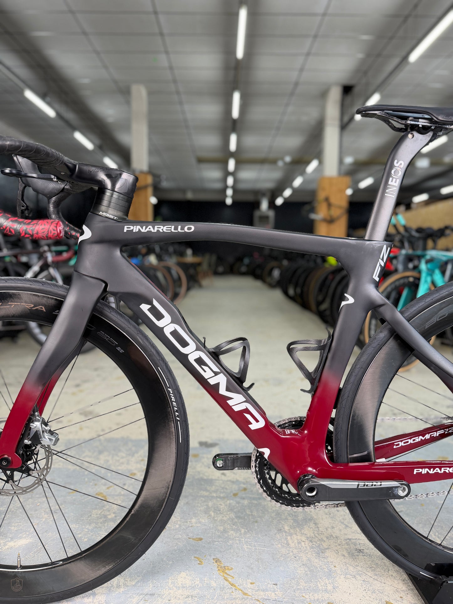 Pinarello Dogma F12 INEOS Team eTap Carbon Racefiets