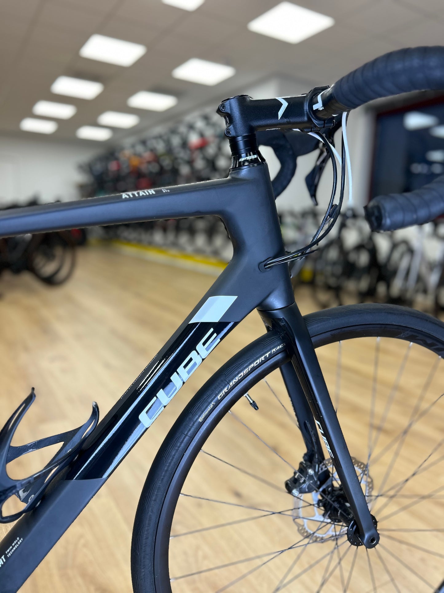 Cube Attain Carbon Ultegra Racefiets