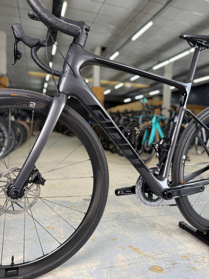 Giant Defy Advanced Pro AXS Carbon Racefiets