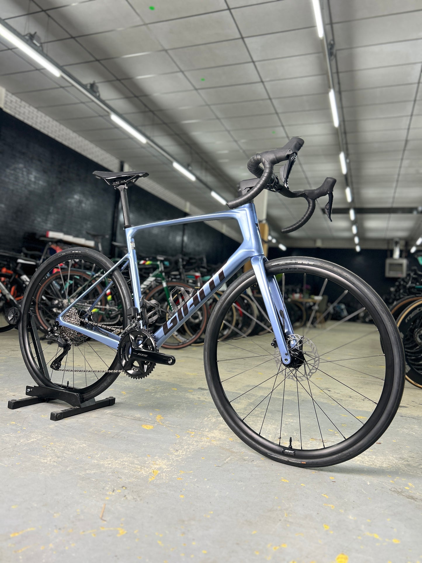 NEW Giant Defy Advanced Di2 Carbon Road Bike
