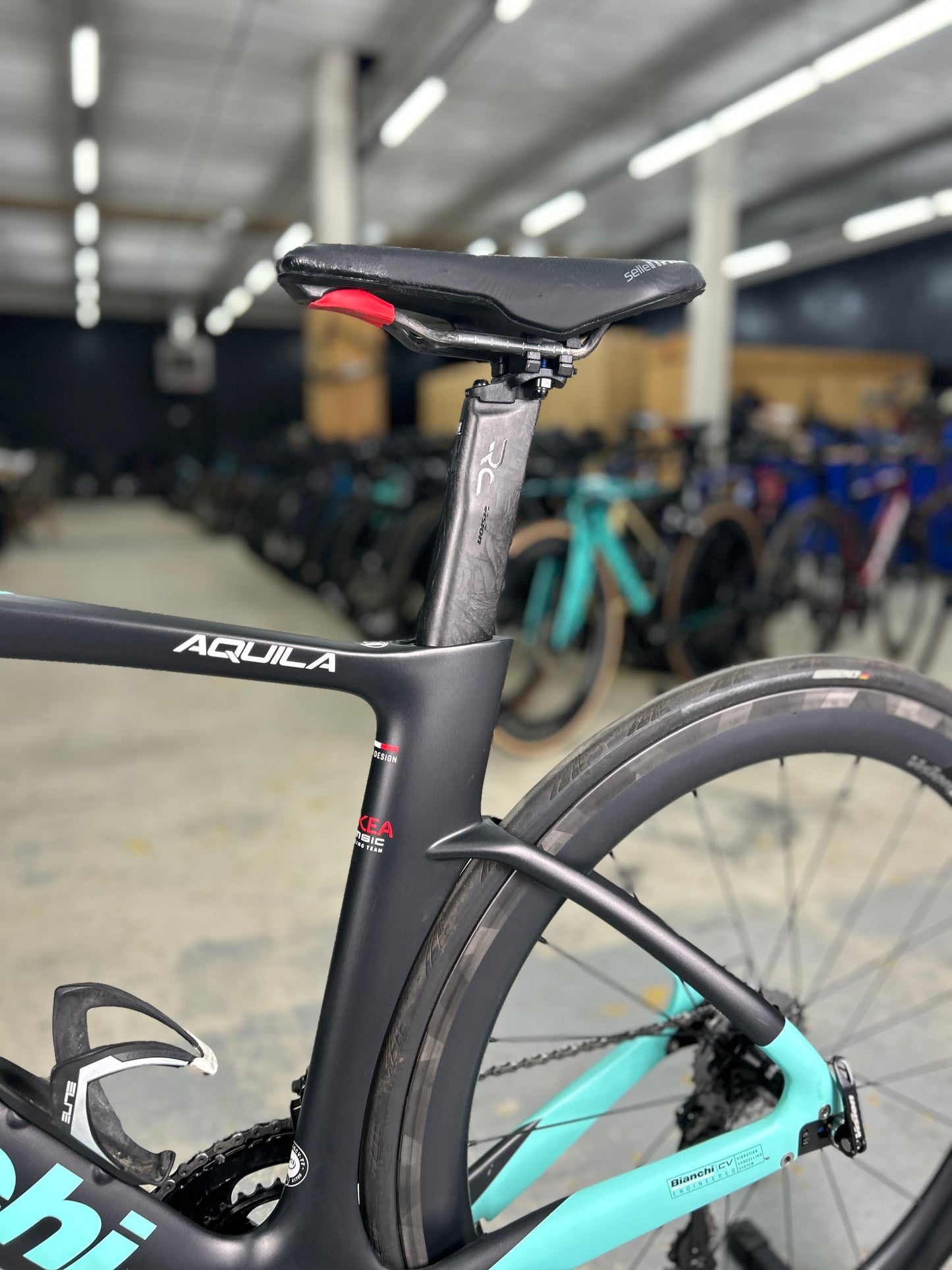 Bianchi Aquila CV Di2 Carbon Racefiets