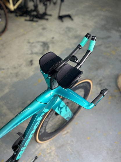 Bianchi Aquila RC Disc Di2 Carbon TT