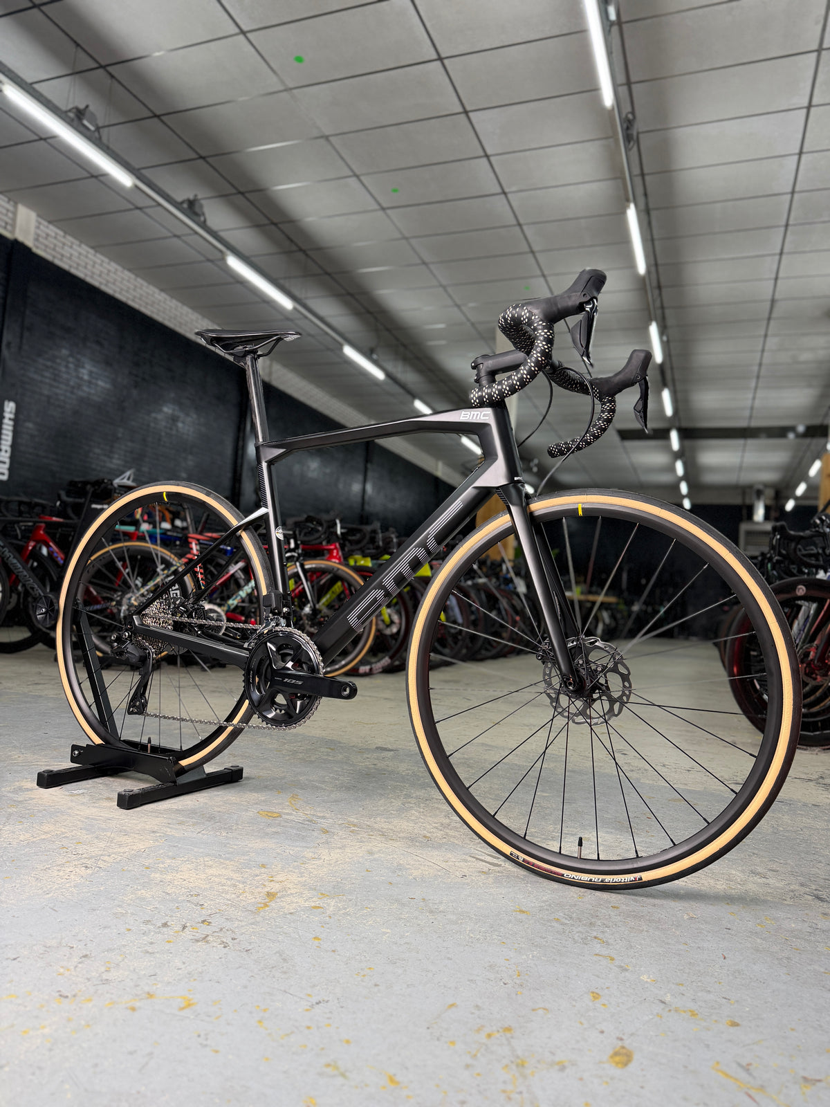 NIEUW BMC Roadmachine Five Di2 Carbon Racefiets