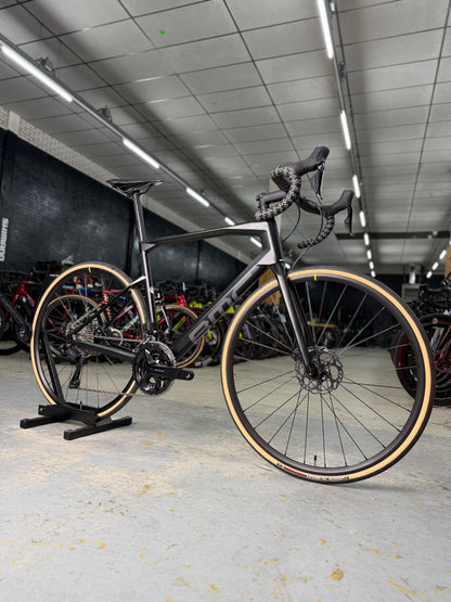 NIEUW BMC Roadmachine Five Di2 Carbon Racefiets