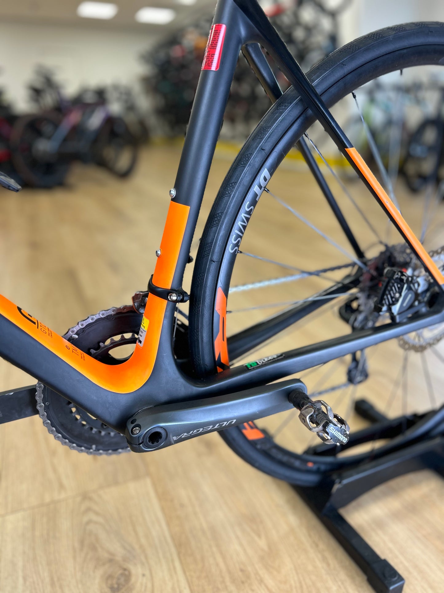 Cube Attain Ultegra Carbon Disc Racefiets