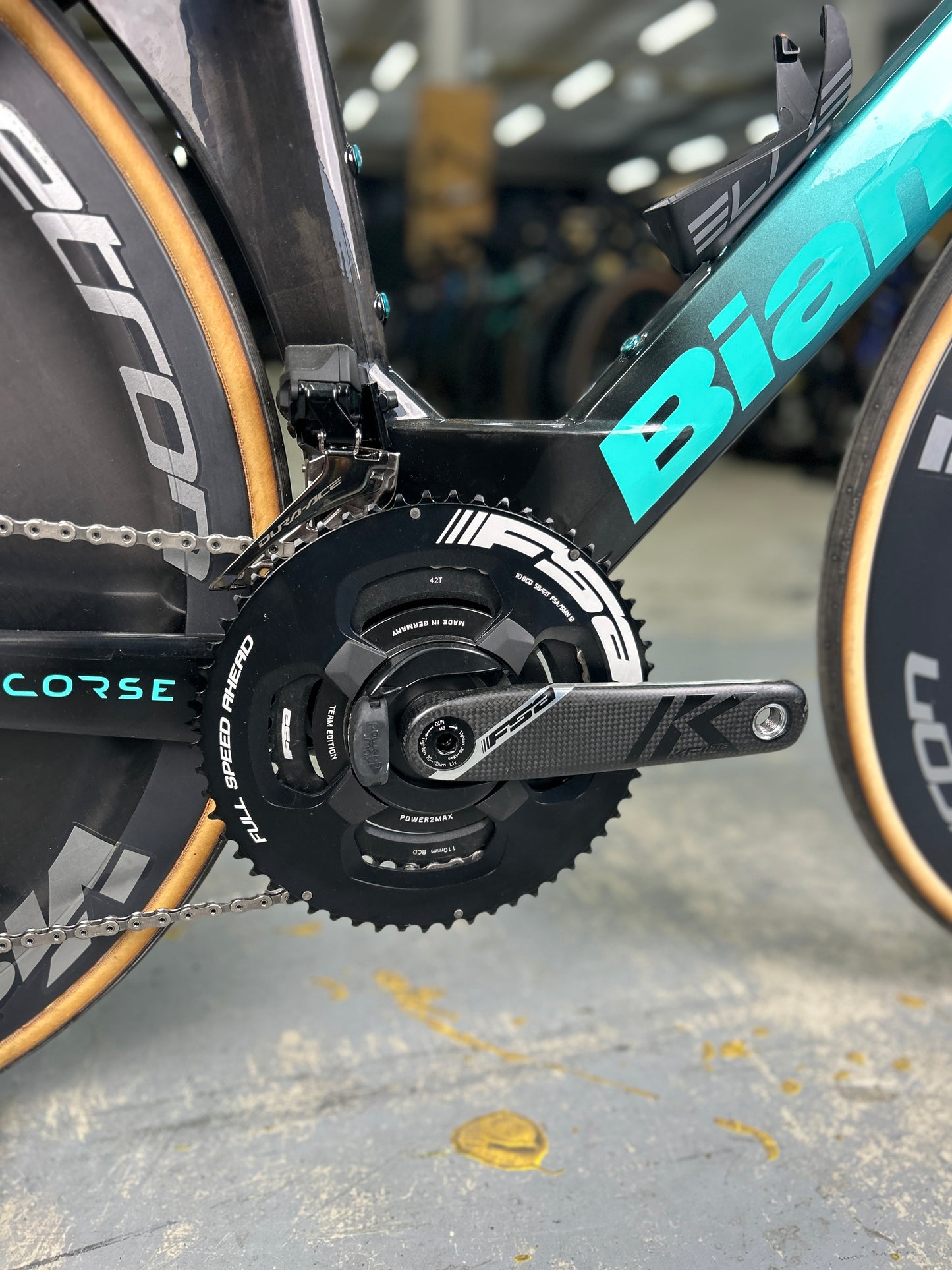 Bianchi Aquila RC Disc Di2 Carbon TT