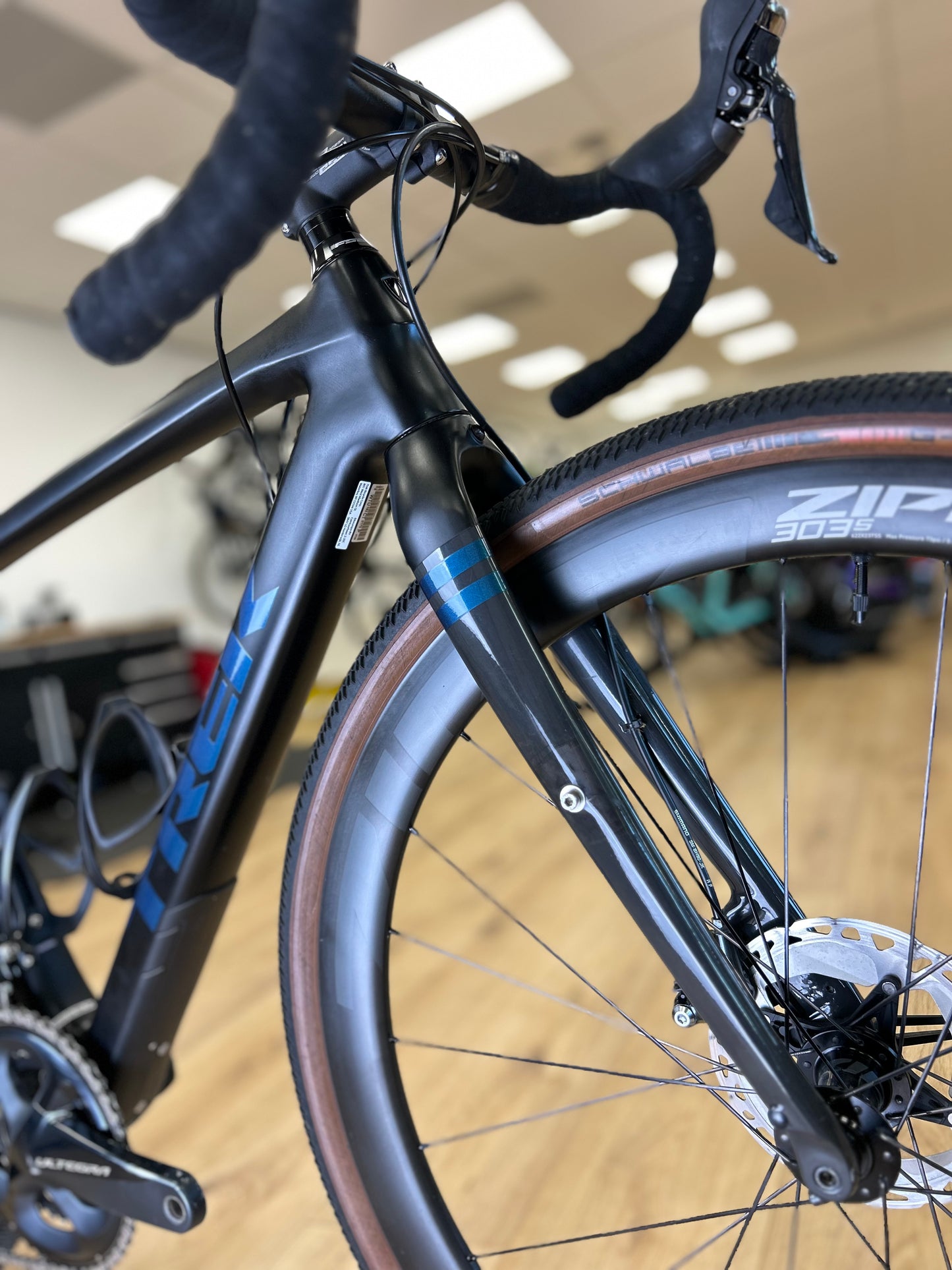 TREK Checkpoint SL6 Full Carbon Disc Racefiets