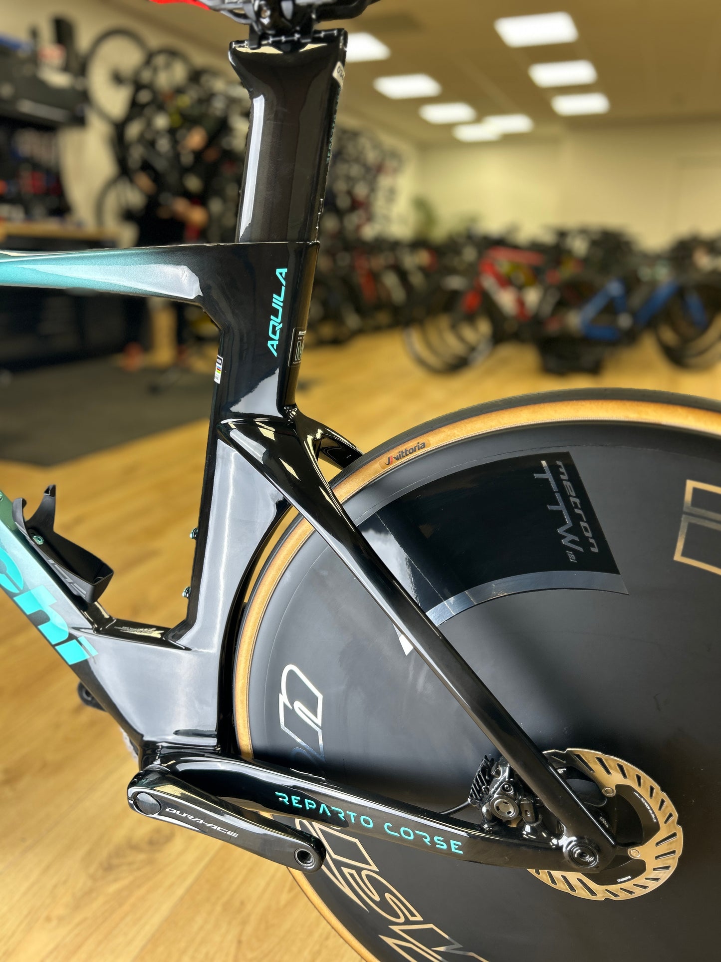 Bianchi Aquila RC Disc Di2 Carbon Racefiets