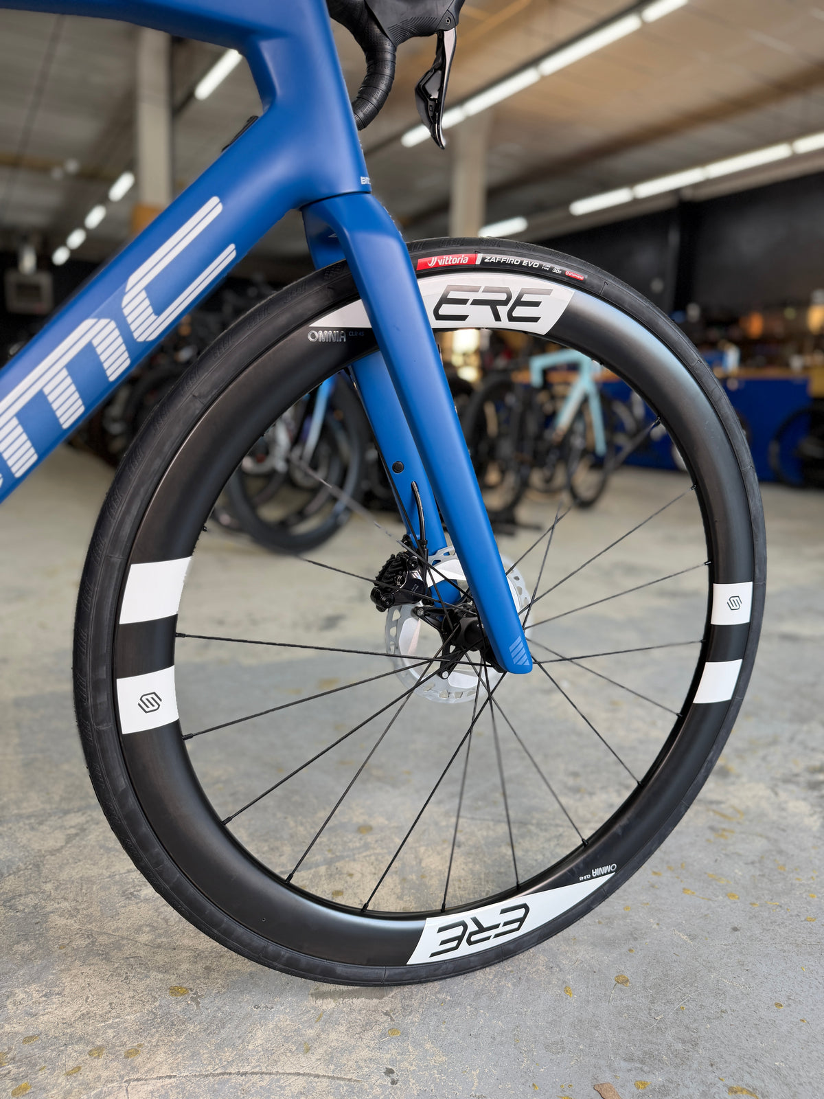 NIEUW BMC Roadmachine TWO Di2 Carbon Racefiets