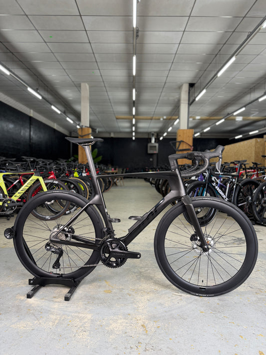 NEW BMC Teammachine R01 FOUR Di2 Carbon Road Bike