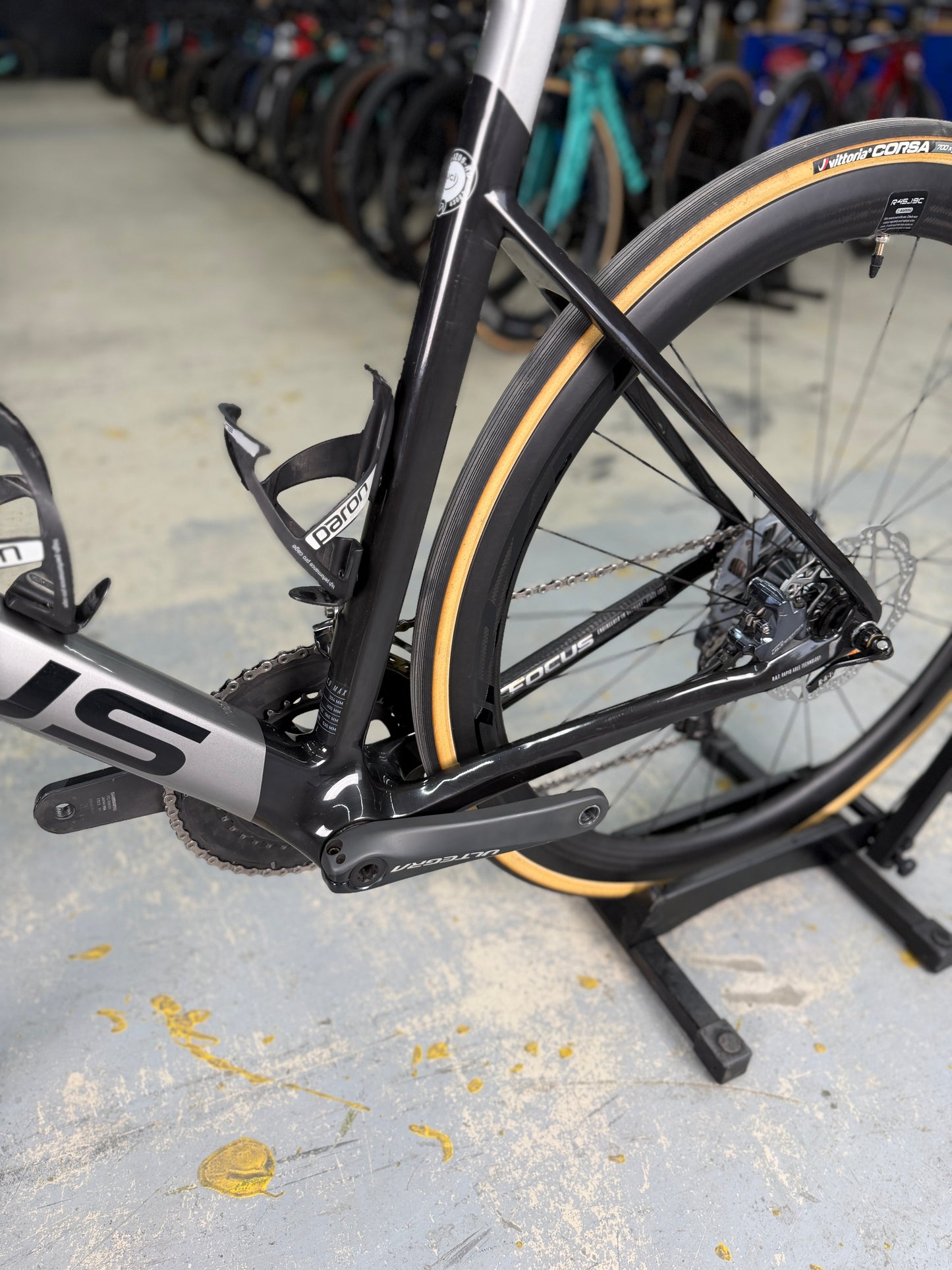 Focus Izalco Max 9.7 Di2 Carbon Racefiets