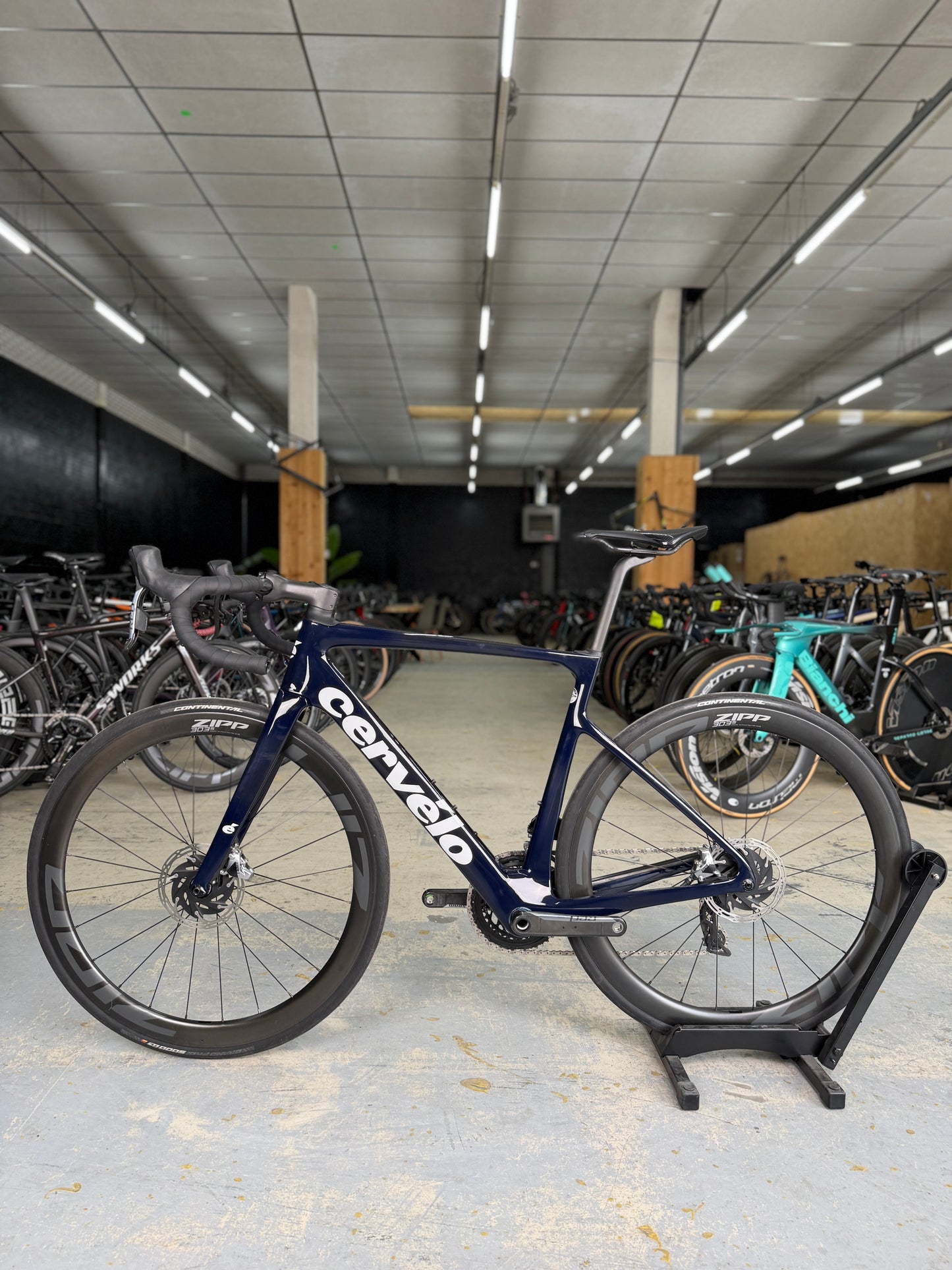 Cervélo Caledonia-5 Red eTap Carbon Racefiets