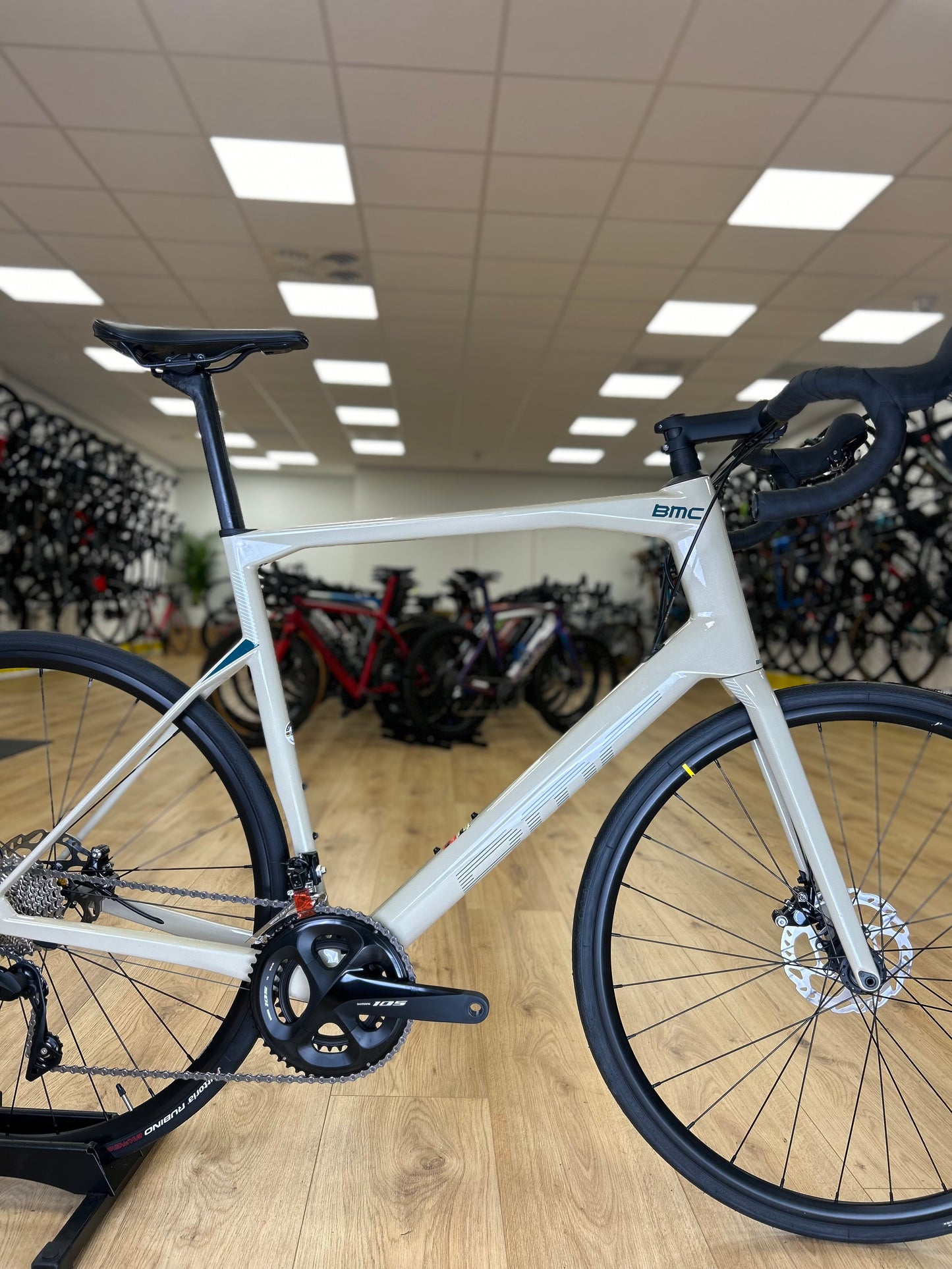 NEW - BMC Road Machine Carbon Disc Racefiets