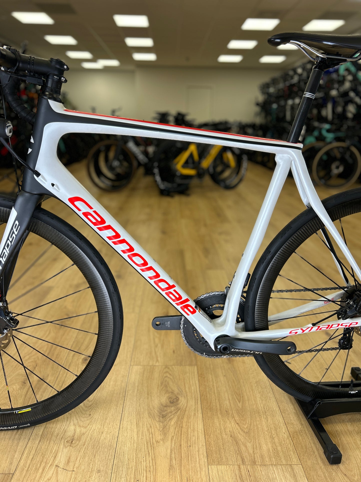 Cannondale Synapse Hi-Mod Di2 Carbon Road Bike