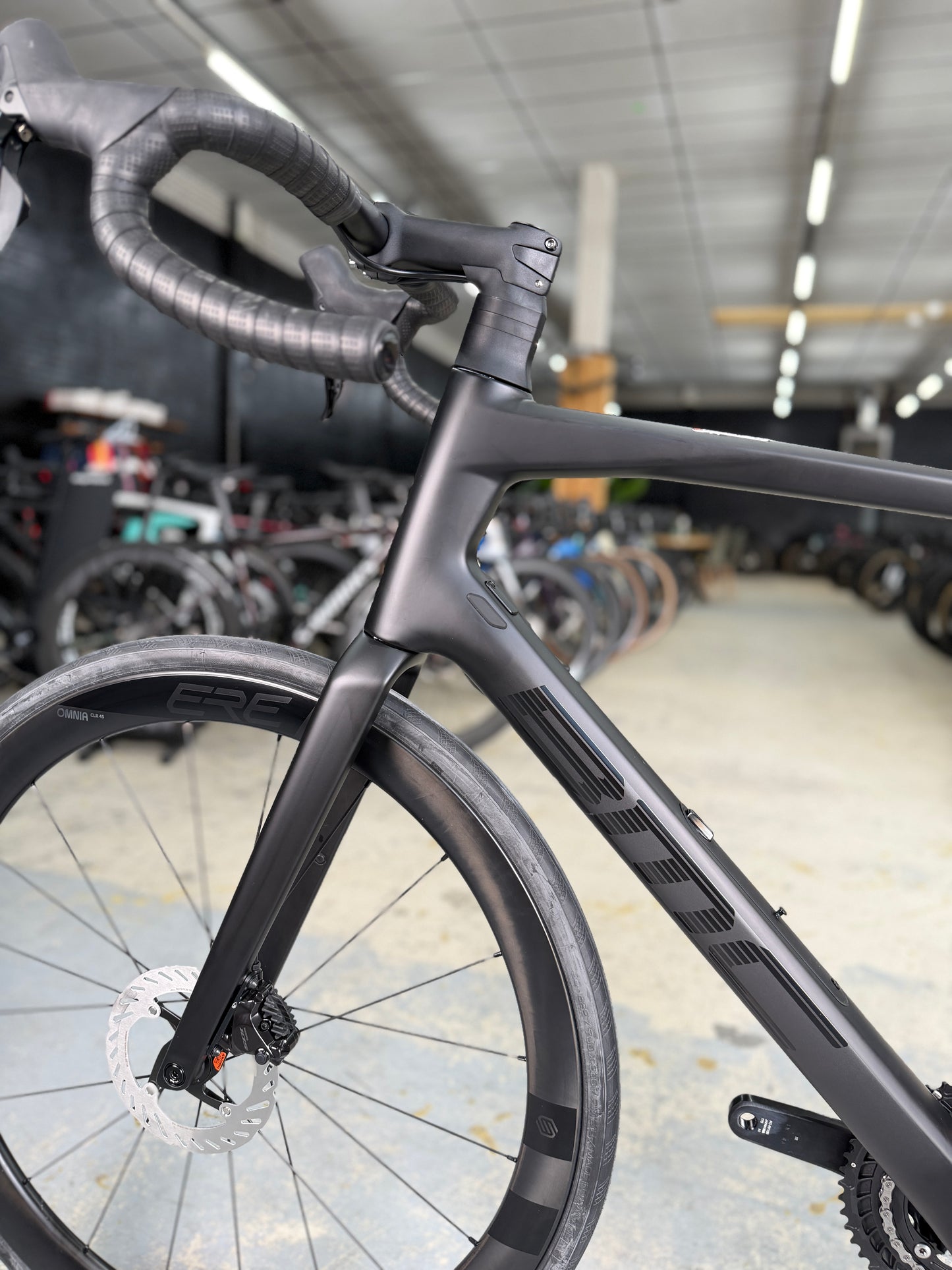 NIEUW BMC Roadmachine Di2 Carbon Racefiets