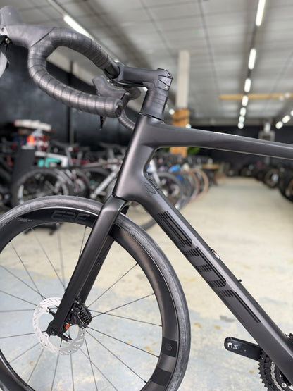 NIEUW BMC Roadmachine Di2 Carbon Racefiets