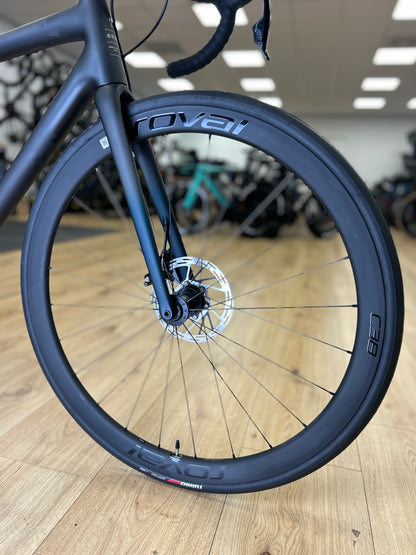 1000km Specialized Aethos Comp AXS Carbon Racefiets